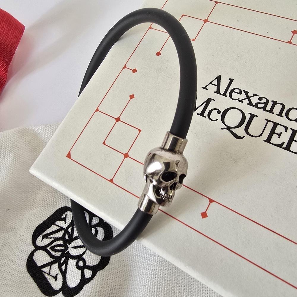 Alexander McQueen Rubber Skull Bracelet Black - Picture 1 of 7